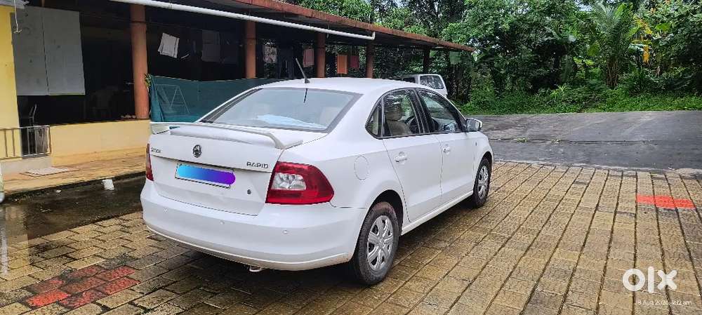 Skoda Rapid 1.6 Ambition 2014
