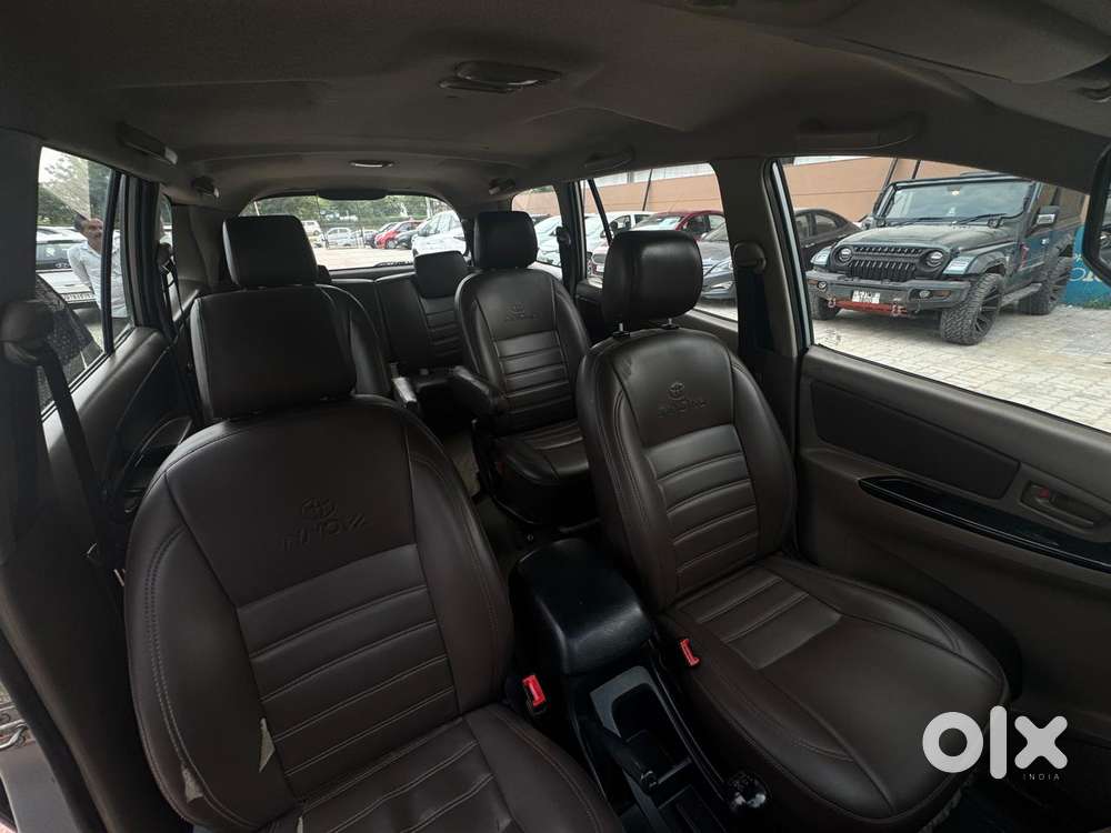 Toyota Innova 2.5 G (diesel) 8 Seater, 2015, Diesel