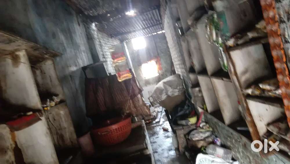 Shop for rent at peak point