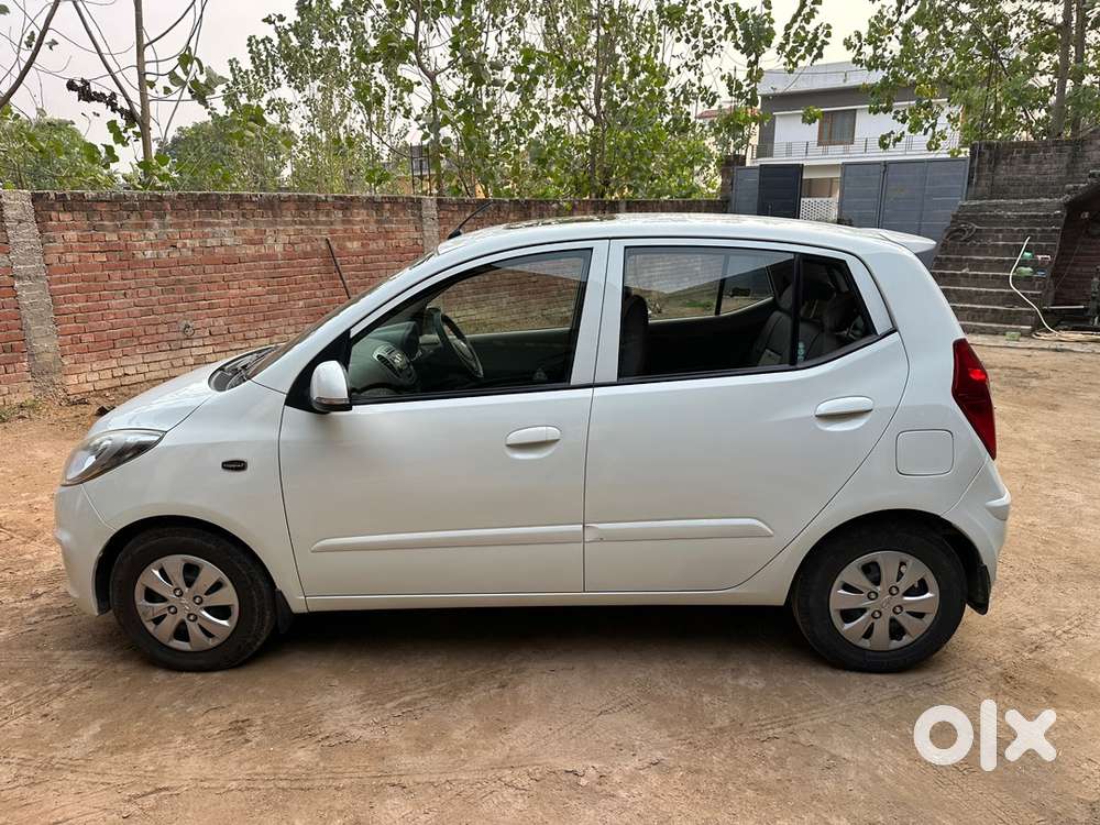 2012 I10 Automatic With Sunroof