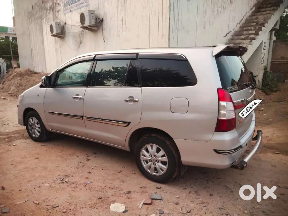 Toyota Innova 2011