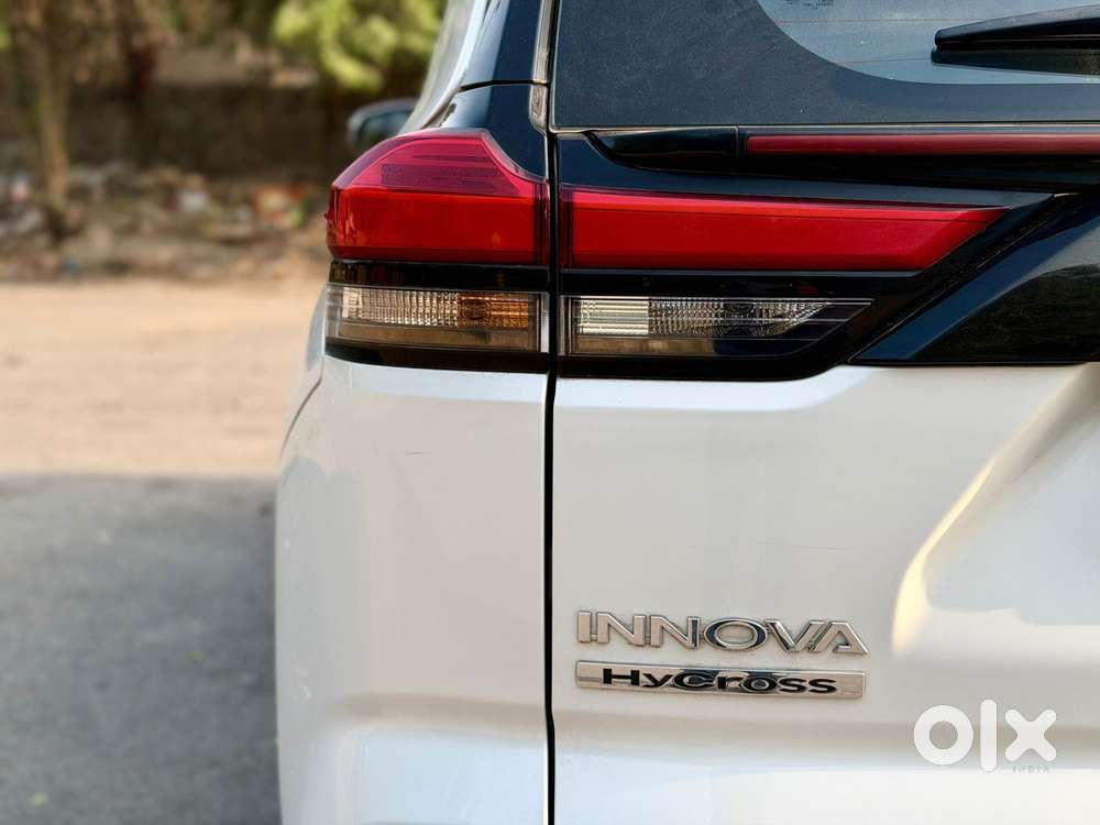 Toyota Innova Hycross 2.0 Vx (o) Hybrid 7 Str, 2025, Petrol