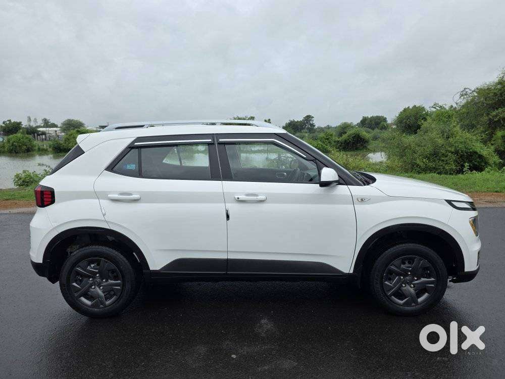 Hyundai Venue S 1.2 Petrol, 2024, Petrol