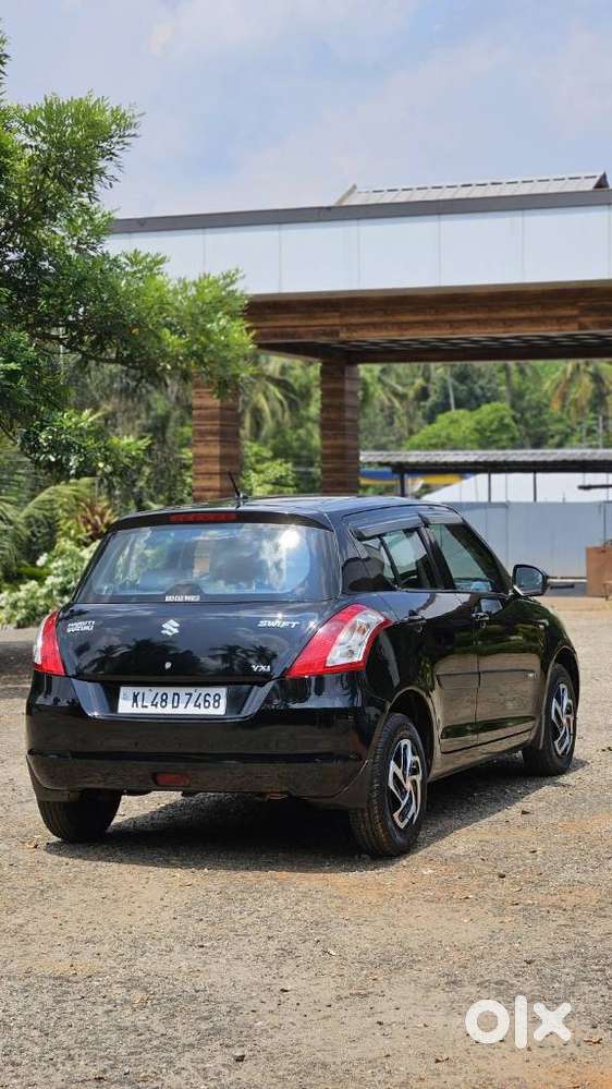 Maruti Suzuki Swift Vxi + Manual, 2012, Petrol