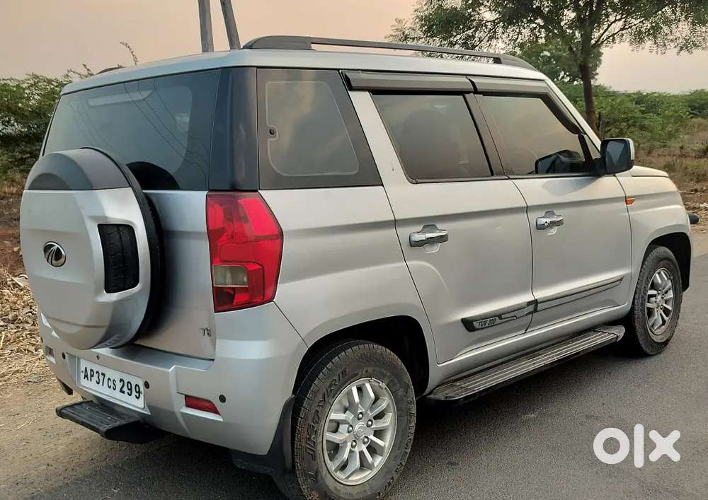 Mahindra Tuv 300 T 8