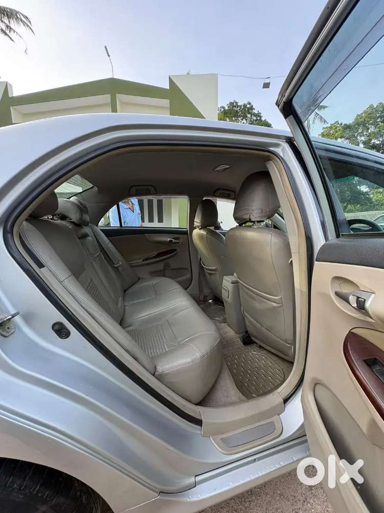 Toyota Corolla Altis 2013
