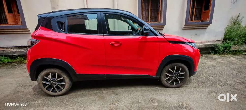 Top-model Mahindra Kuv100 Nxt K8 Petrol Dual Tone