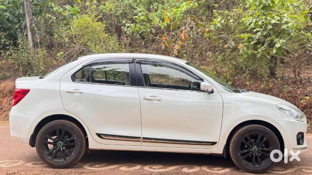 Maruti Suzuki Swift Dzire 1.2 Vxi Bsiv, 2018, Petrol