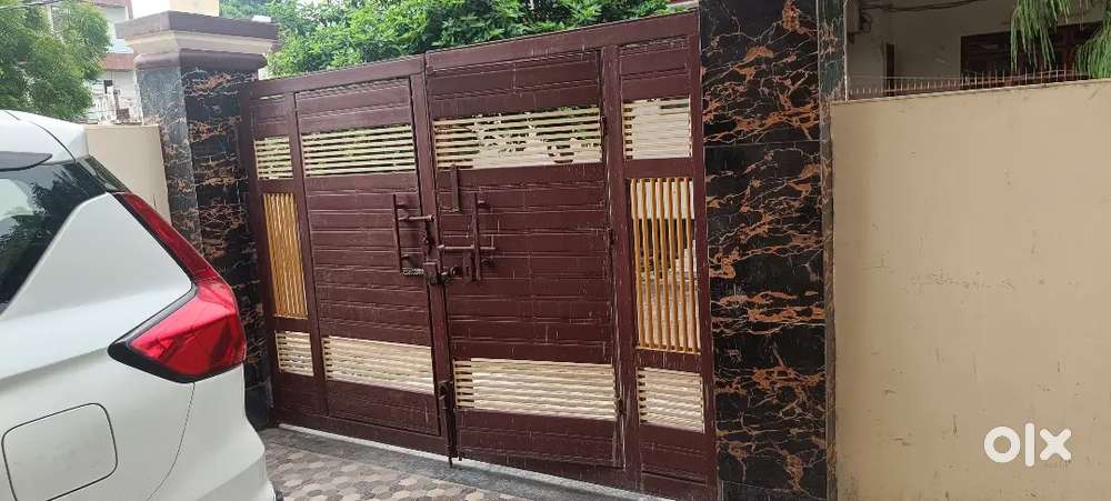 2 room set available for Rent