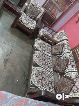 Sofa set price below store 5000 olx