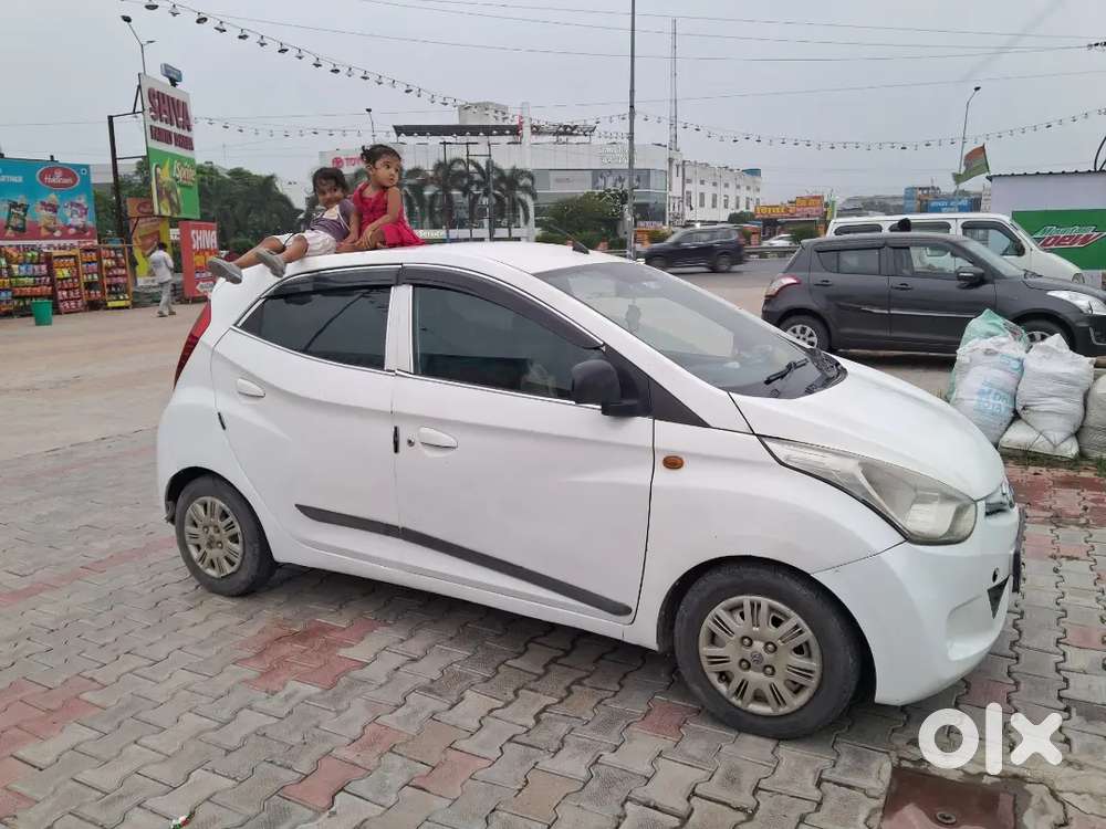 Hyundai Eon Magna 2012
