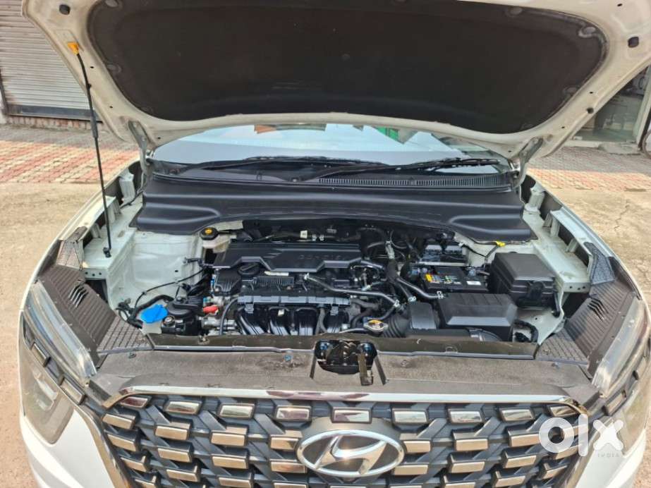 Hyundai Alcazar Platinum, 2023, Petrol
