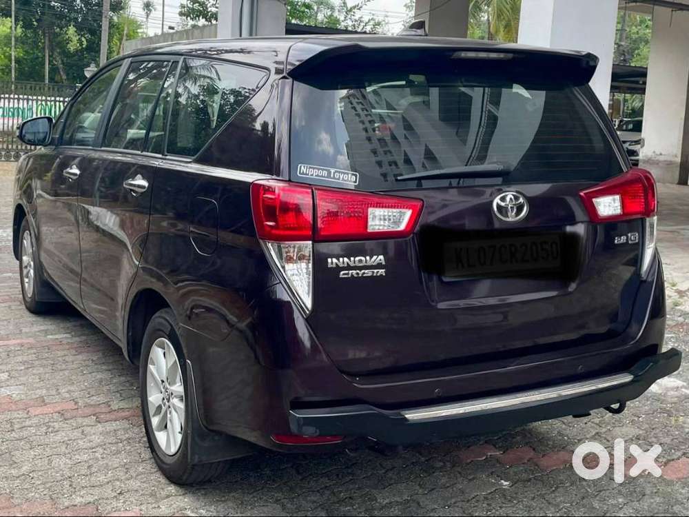 Innova Crysta 2.8g At