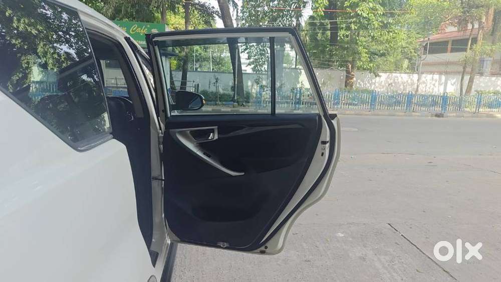 Toyota Innova Crysta [2020-ongoing] 2.4 Vx 8 Str, 2022, Diesel