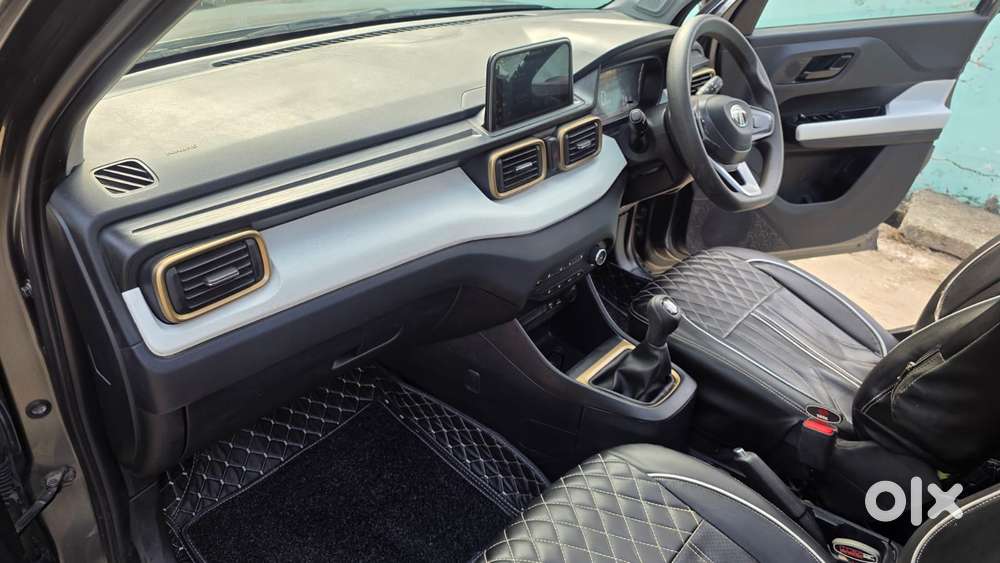 Tata Punch Accomplished Dazzle Sunroof Cng, 2024, Cng & Hybrids