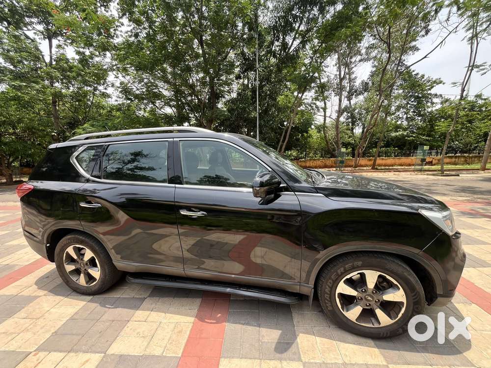 Mahindra Alturas G4 4wd At, 2019, Diesel