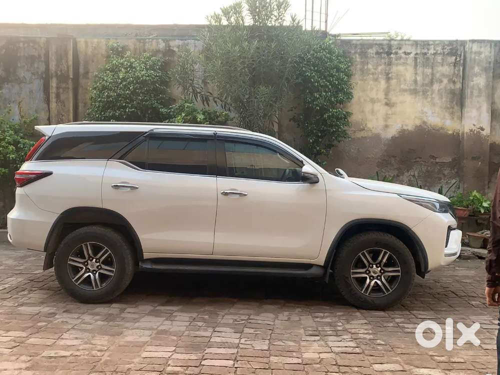 Toyota Fortuner 2017 Diesel 182000 Km Driven