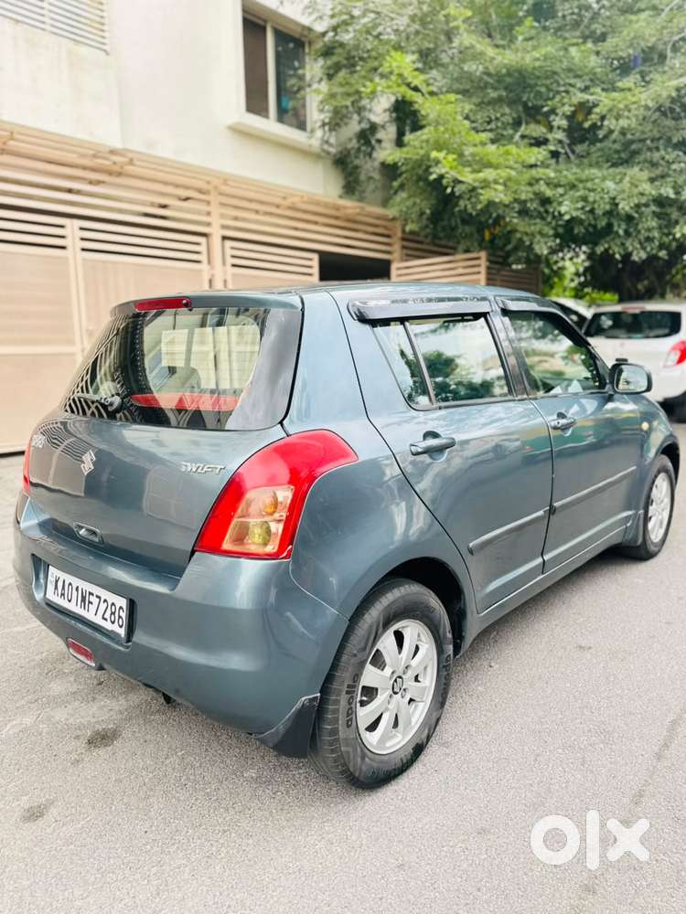 Maruti Suzuki Swift Vxi + Manual, 2010, Petrol