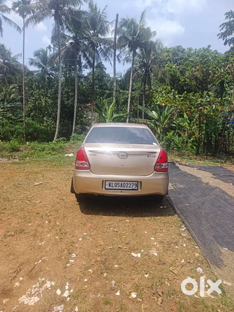 Toyota Etios 1.5 V 2011