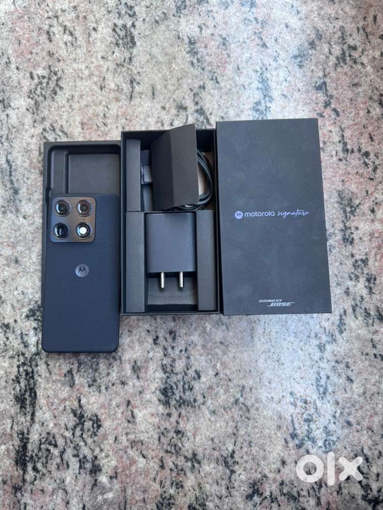 Moto Signature Black 12/256gb