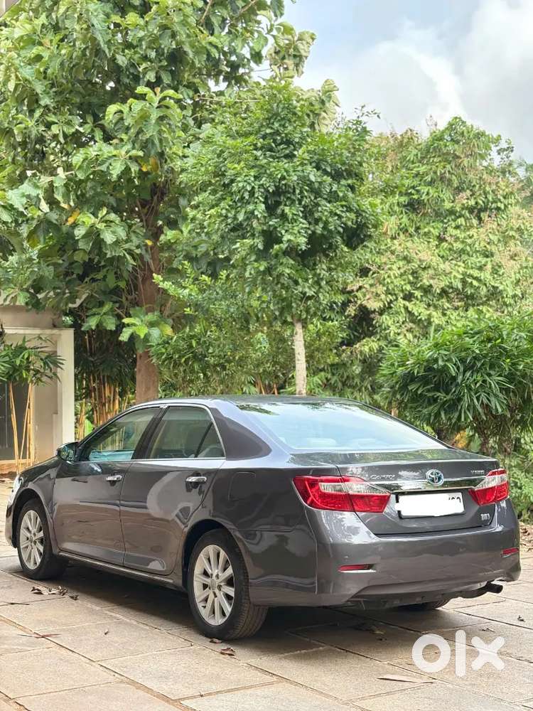 Toyota Camry Hybrid 2013