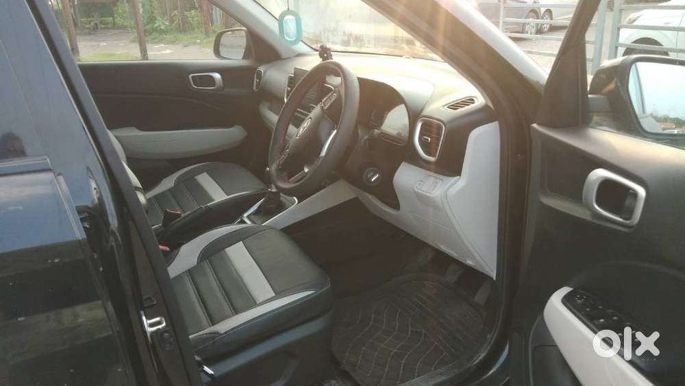 Hyundai Venue 1.2 S (o), 2024, Petrol