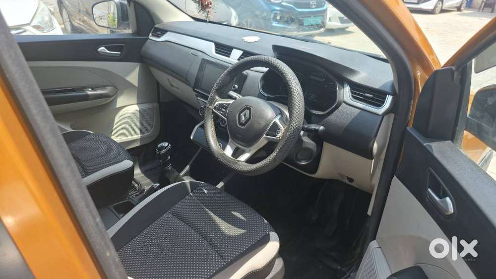 Renault Triber Rxz, 2022, Petrol