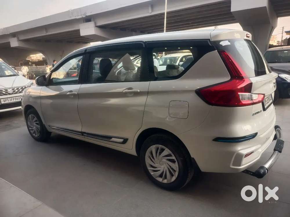 अर्टिगा सीएनजी प्लस पेट्रोल कार