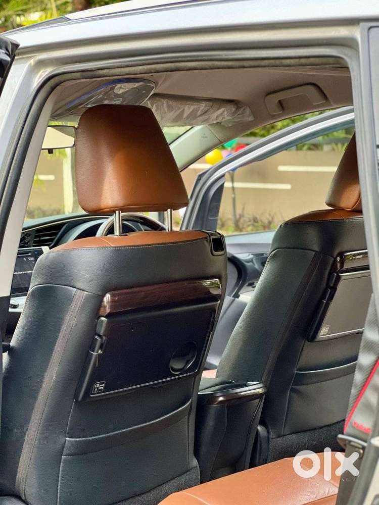 Toyota Innova Crysta 2.8z Automatic, 2019, Diesel