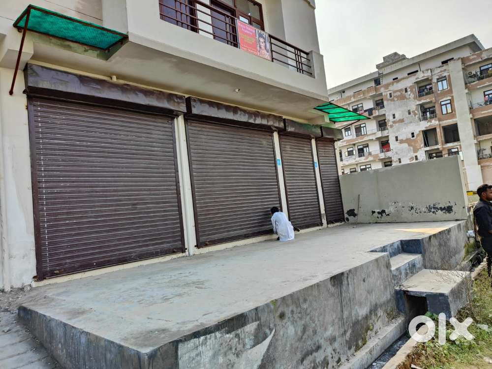 2 Shop Available on Rent Infornt Of Tulip Garden Below Massarat Apt