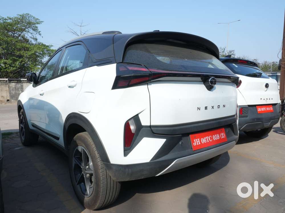 Tata Nexon Fearless Pr 1.2 Revotron Petrol 6 Mt Dt, 2025