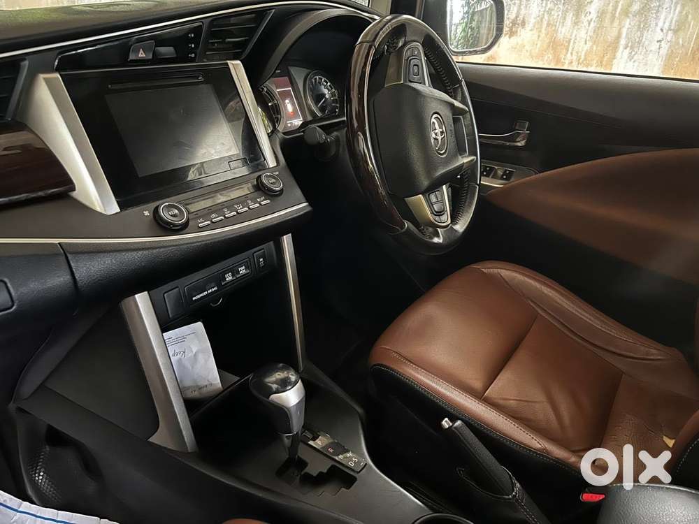Toyota Innova Crysta 2.8z Automatic, 2016, Diesel
