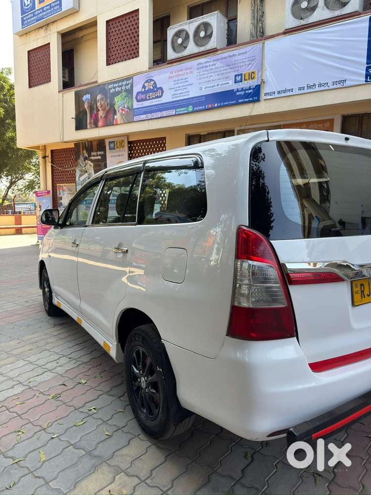 Toyota Innova 2012 Diesel Well Maintained