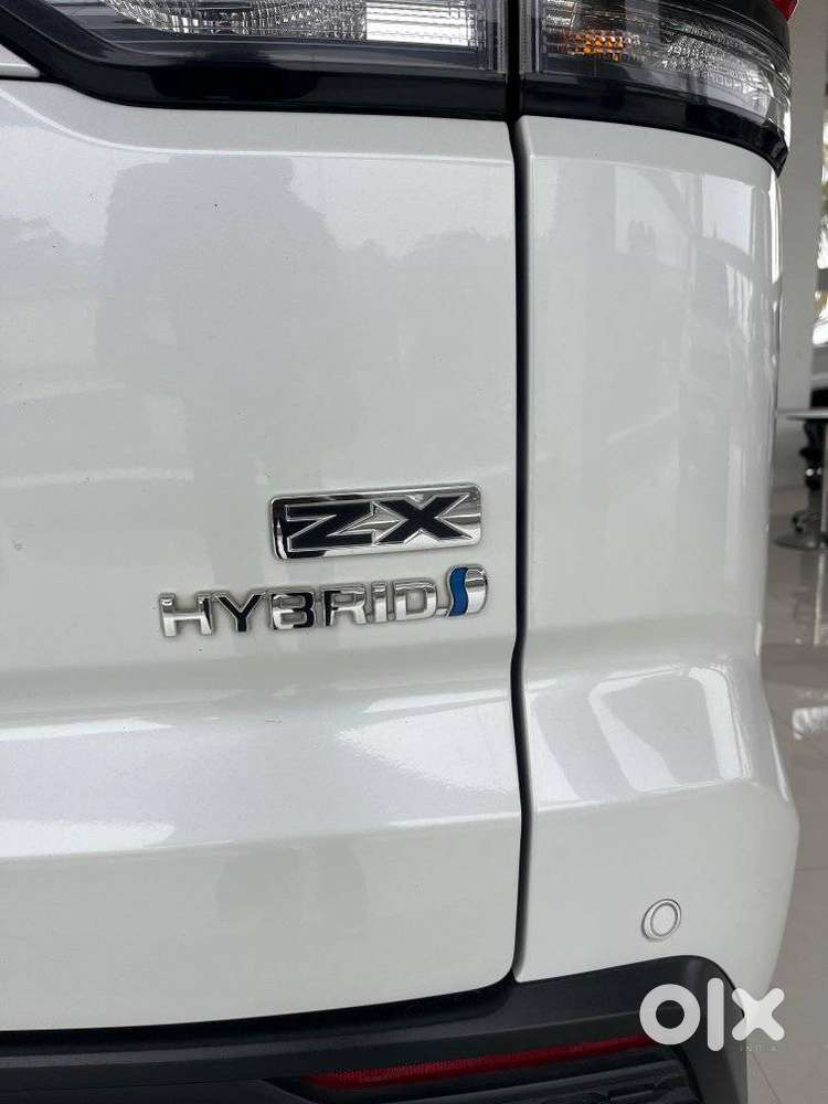 Toyota Innova Hycross 2.0 Zx (o) Hybrid 7 Str, 2024, Petrol