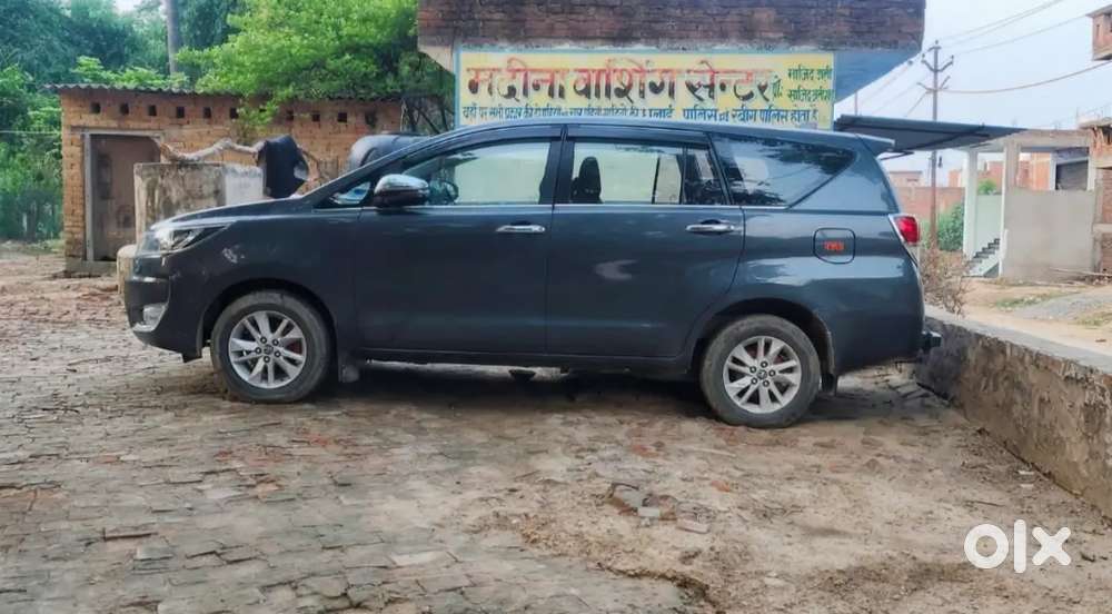 Toyota Innova Crysta 2016