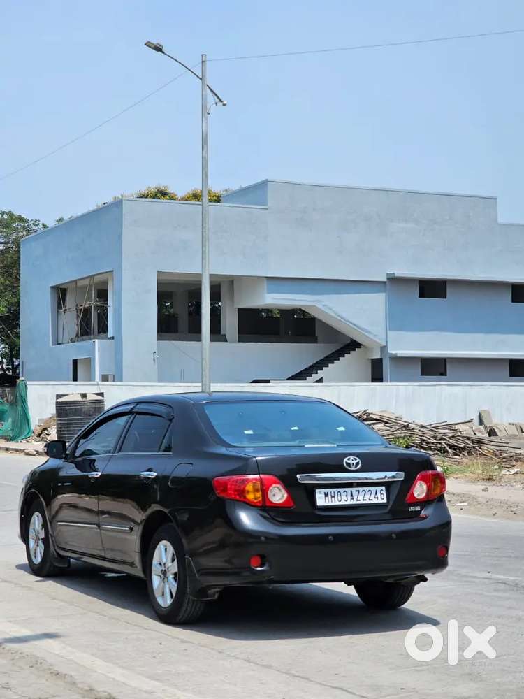 Toyota Corolla Altis 2011 Petrol Well Maintained