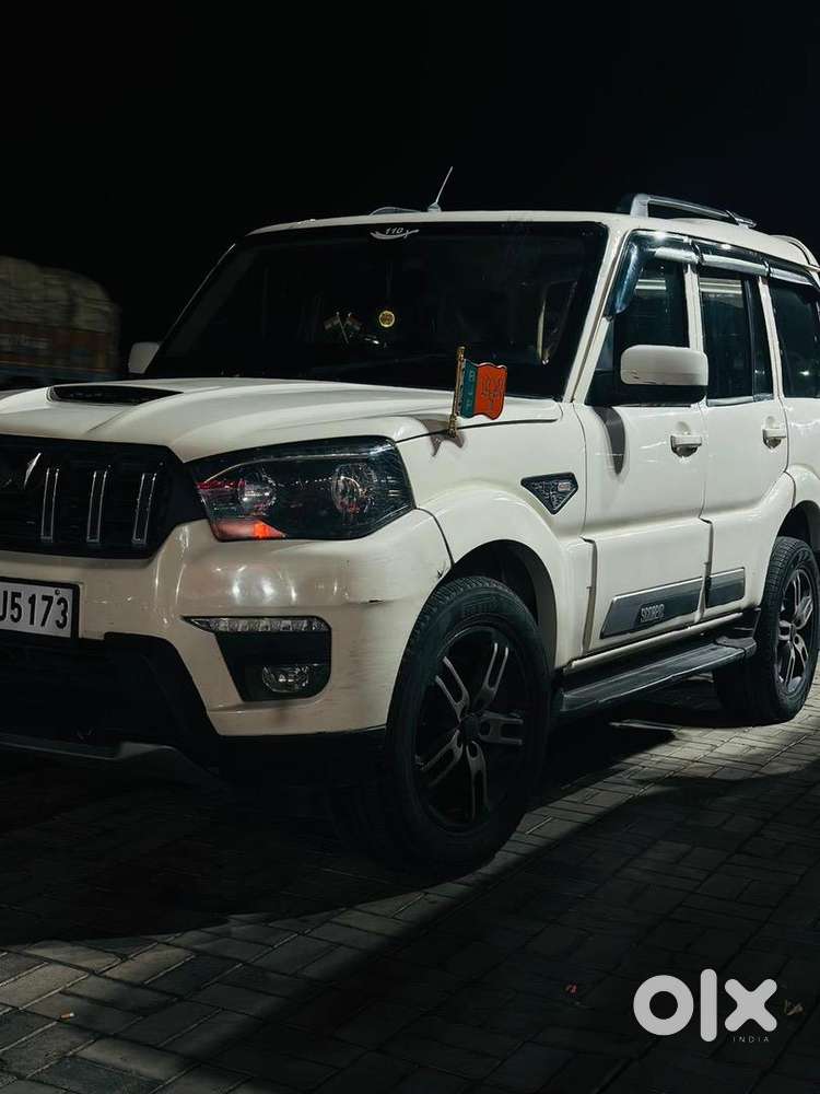 Mahindra Scorpio Classic 2023 Diesel 52000 Km Driven