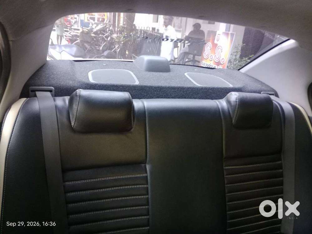 Maruti Suzuki Swift Dzire Lxi Optional-o, 2010, Petrol