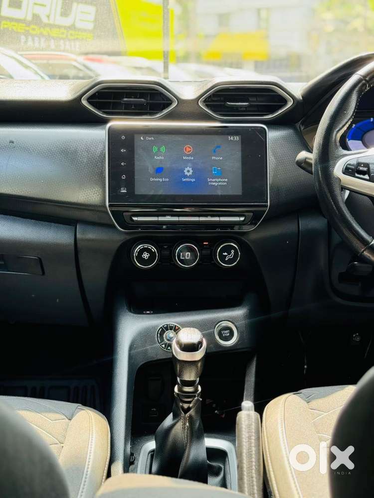 Nissan Magnite 1.0 Xv Premium, 2021, Petrol