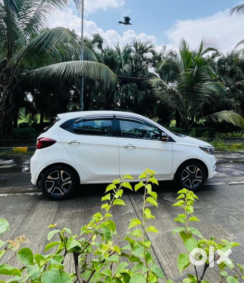 Tata Tiago 1.2 Revotron Xza Plus Amt, 2023, Petrol