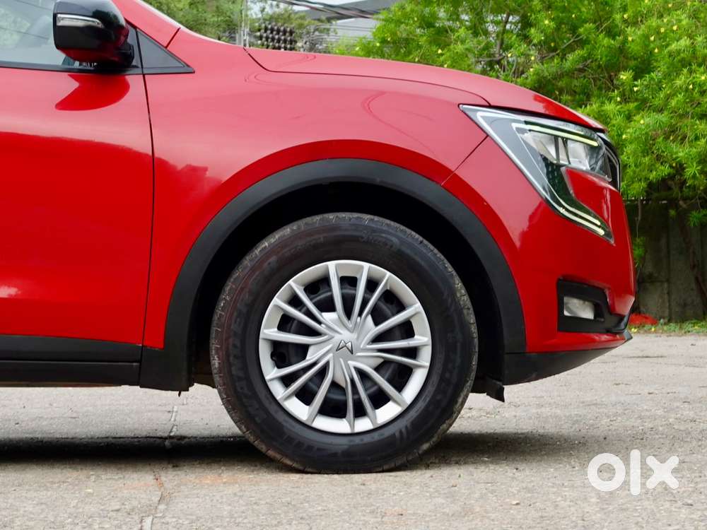 Mahindra Xuv700 2.0 Ax 3 Petrol Mt 5 Str, 2022, Petrol