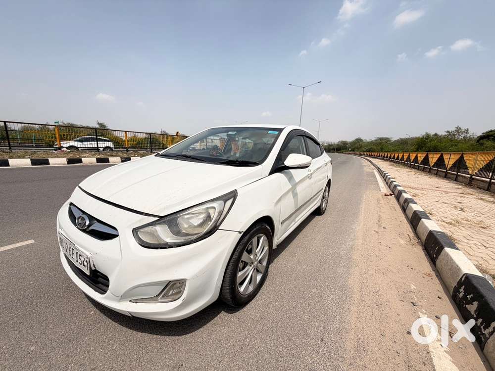 Hyundai Fluidic Verna 2012