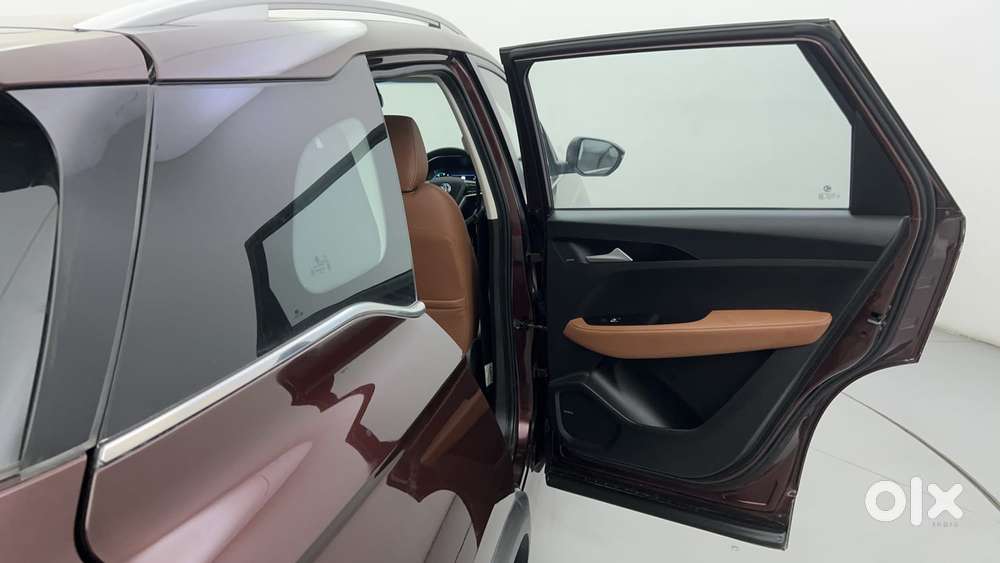 Mg Hector Plus 1.5 Sharp Turbo Cvt 6 Str, 2021, Petrol