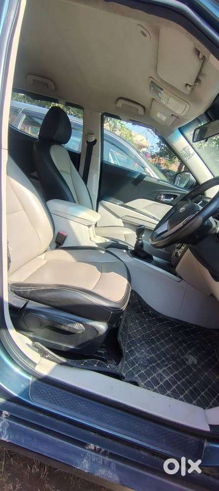 Mahindra Xuv300 W8, 2019, Cng & Hybrids