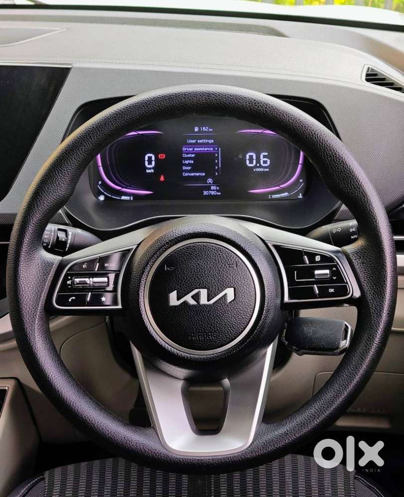 Kia Carens, 2024, Petrol