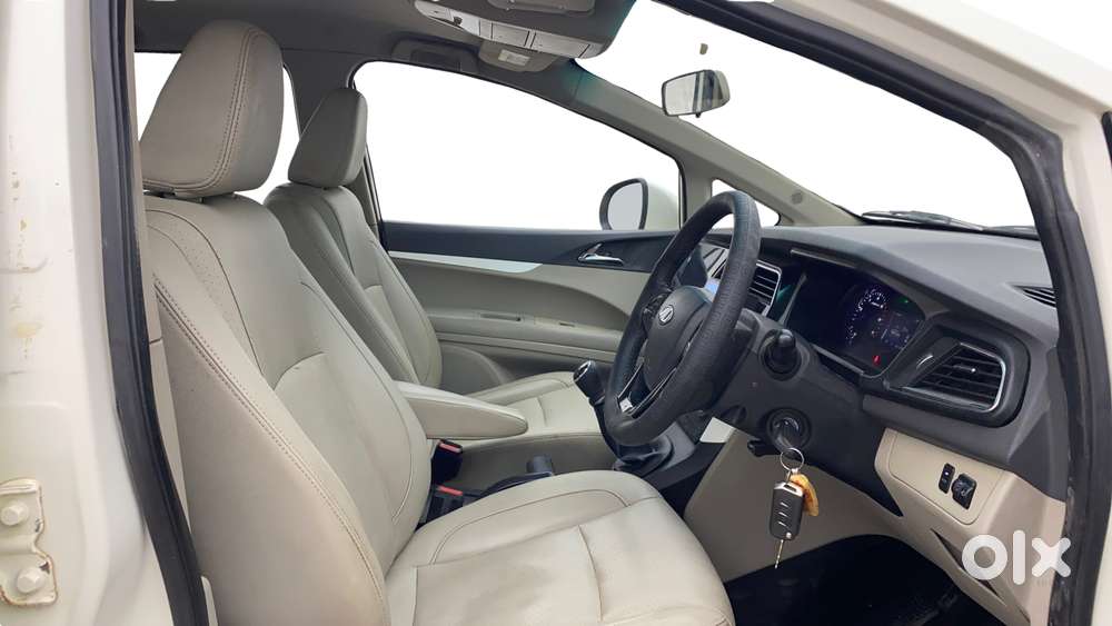 Mahindra Marazzo M8, 2018, Diesel