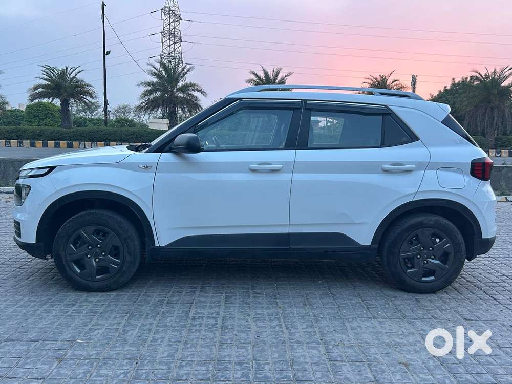 Hyundai Venue E 1.2 Petrol, 2024, Cng & Hybrids