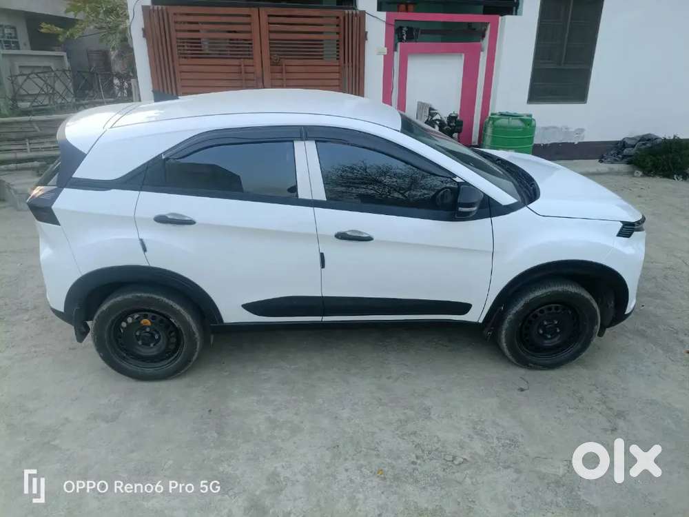 Tata Nexon 2025 Petrol 49000 Km Driven Well Maintain In Mint Condition