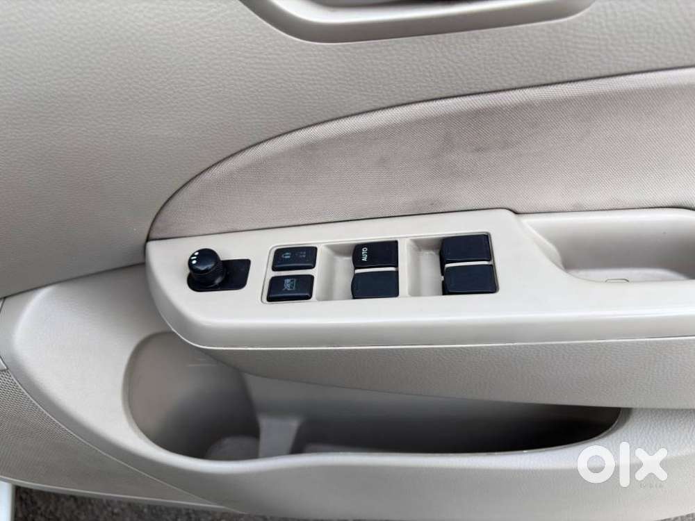 Maruti Suzuki Swift Dzire Vxi Optional, 2015, Petrol
