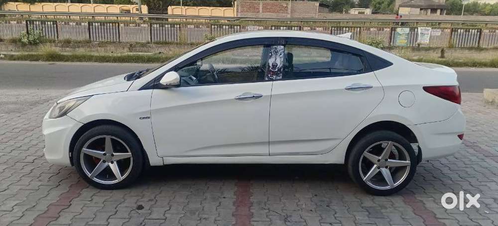Hyundai Verna Fluidic 1.6 Crdi Sx, 2011, Diesel